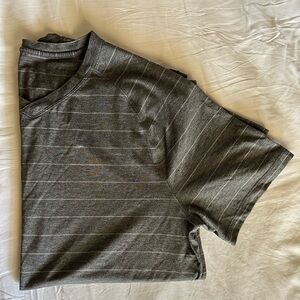 Men’s Large Lululemon athletic t-shirt
